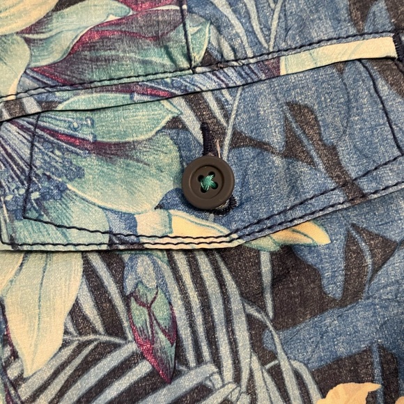 Tommy Bahama Hybrid Shorts Size 30 Ocean Deep Blue Cayman Laredo Blooms 9" Insea - Picture 6 of 9